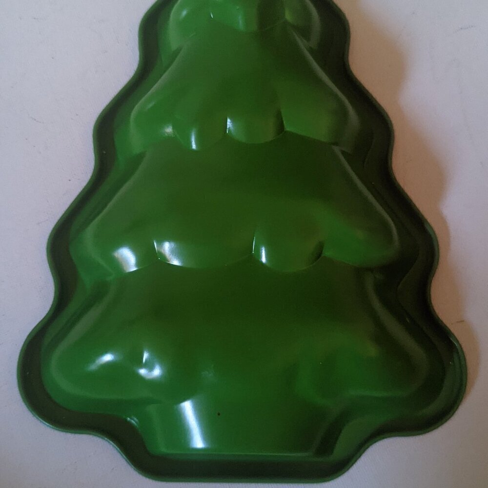 NWT Michael's Christmas Tree Cake Mold Holiday Kitchen Baking Decor Celebrate It - Picture 3 of 9